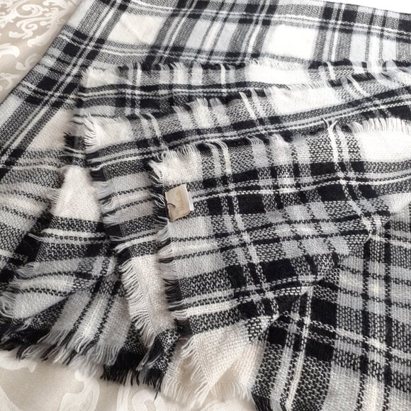 Heritage Print Blanket Scarf. Black White Oversized Plaid Scarf ModCloth Wrap - Picture 4 of 11